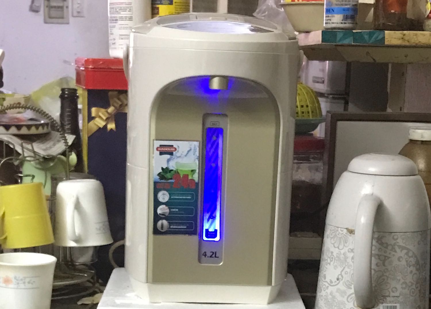 sản phẩm xài được. có giấy hdsd tương đối dễ hiểu. không có chức năng đưa ly vào nước tự rót, còn lại khá ổn.
vừa nhận hồi sáng nên chưa rõ chất lượng lắm.