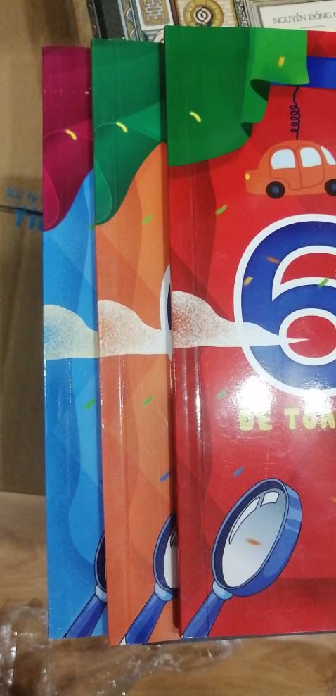 Giao diện cũ, bìa gãy, góc cong vênh, vài chỗ bị dơ. Mua cobom 3 quyển cũ y chang nhau