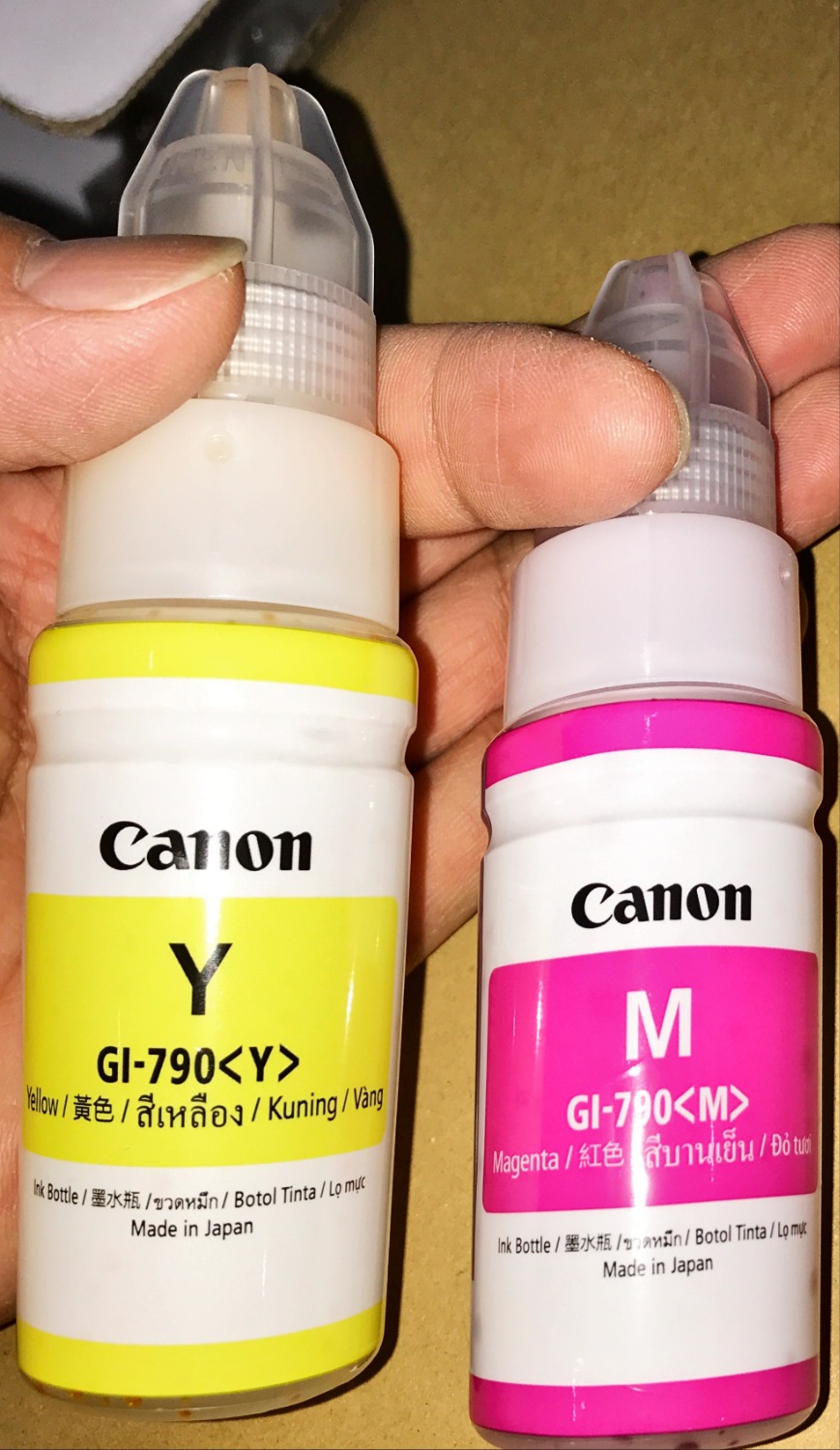 5* cho uy tín về hàng của Tiki;
3* cho đóng gói sơ sài và vận chuyển- móp bên ngoài nhưng may trong không sao
4* cho chất lượng máy in màu Canon - tóm lại, cho công việc thì ok chứ đừng mơ tưởng in ảnh hay gì đó, màu khá nhạt mặc dù mực chính hãng.
Những ai in ít thì nên cân nhắc máy đen trắng vì e rằng mực nước ko phù hợp cho in ít.