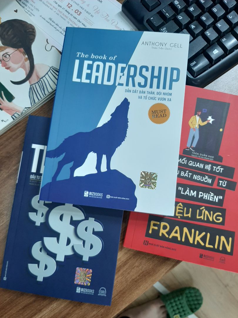 Mình chưa đọc hết cuốn sách nhưng đọc 1/3 cuốn thì thấy đây là cuốn sâch hay và rất có giá trị cho những ai đang mắc kẹt vào sự trì hoãn, thiếu định hướng, thiếu tầm nhìn, thiếu cố gắng để đạt được cuộc sống tốt đẹp hơn, hướng tới sự nghiệp thành công hơn và giàu có hơn về cả vật chất lẫn tinh thần. Các bạn nên đọc nha, không lãng phí một chút nào ạ. Cảm ơn shop và tác giả 😊