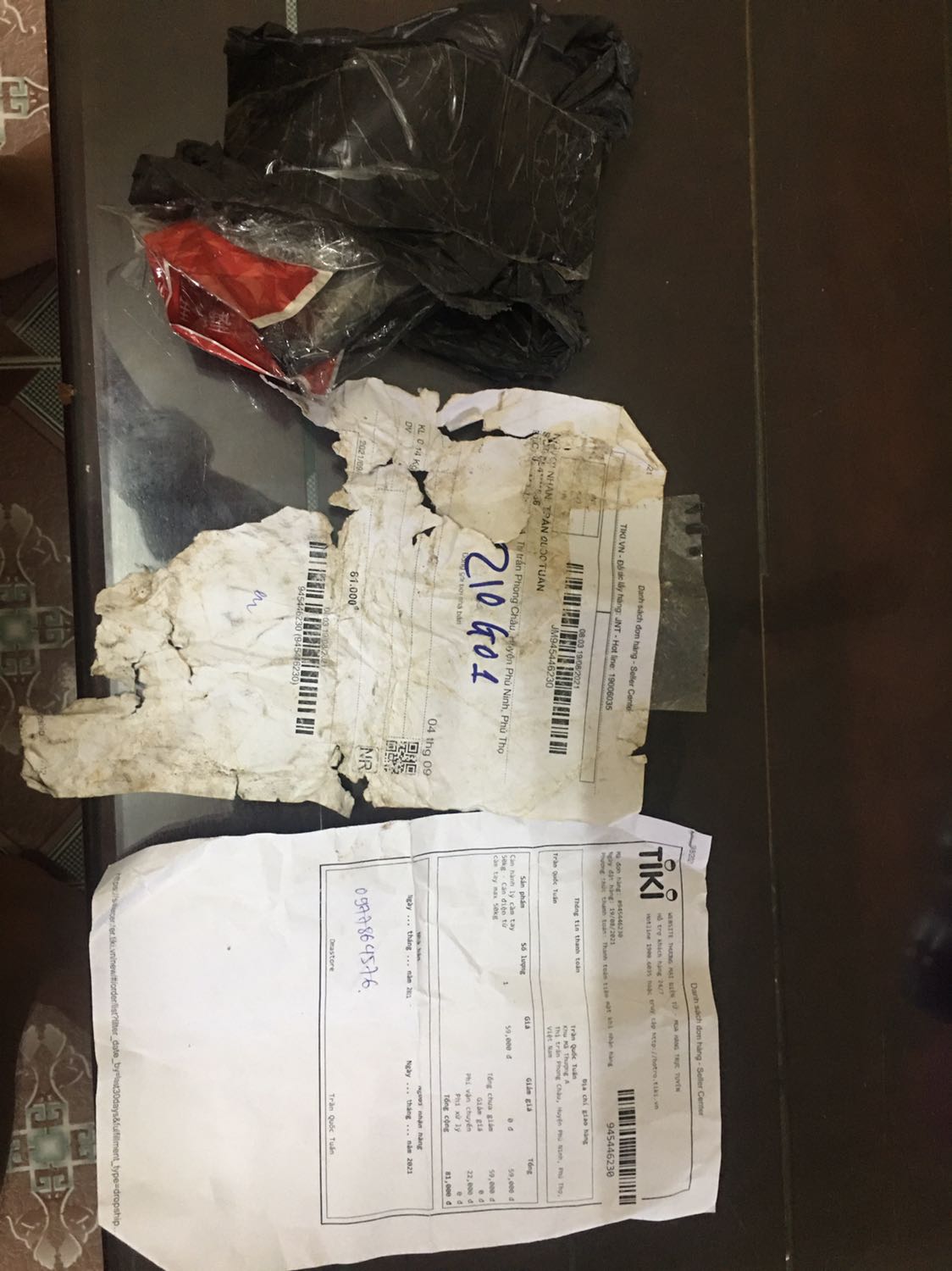 Đặt cái cân điẹn tử cầm tay mà TiKi giao cái gì vậy trời?