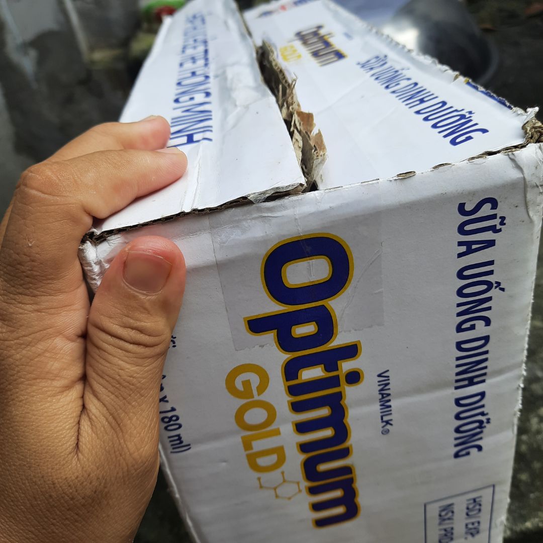 tiki giao hàng nhanh. hàng chuẩn, date xa. con mình dùng từ bé. hài lòng tiki lắm luôn. 👍
tiki giao hàng lần này ko dc tốt như lần đầu mình mua. thùng cũ cũng dc nhung tuyệt đối ko dc xé niêm phong của thùng ra. đều đó làm mình ko tin tưởng chất lượng bên trong.