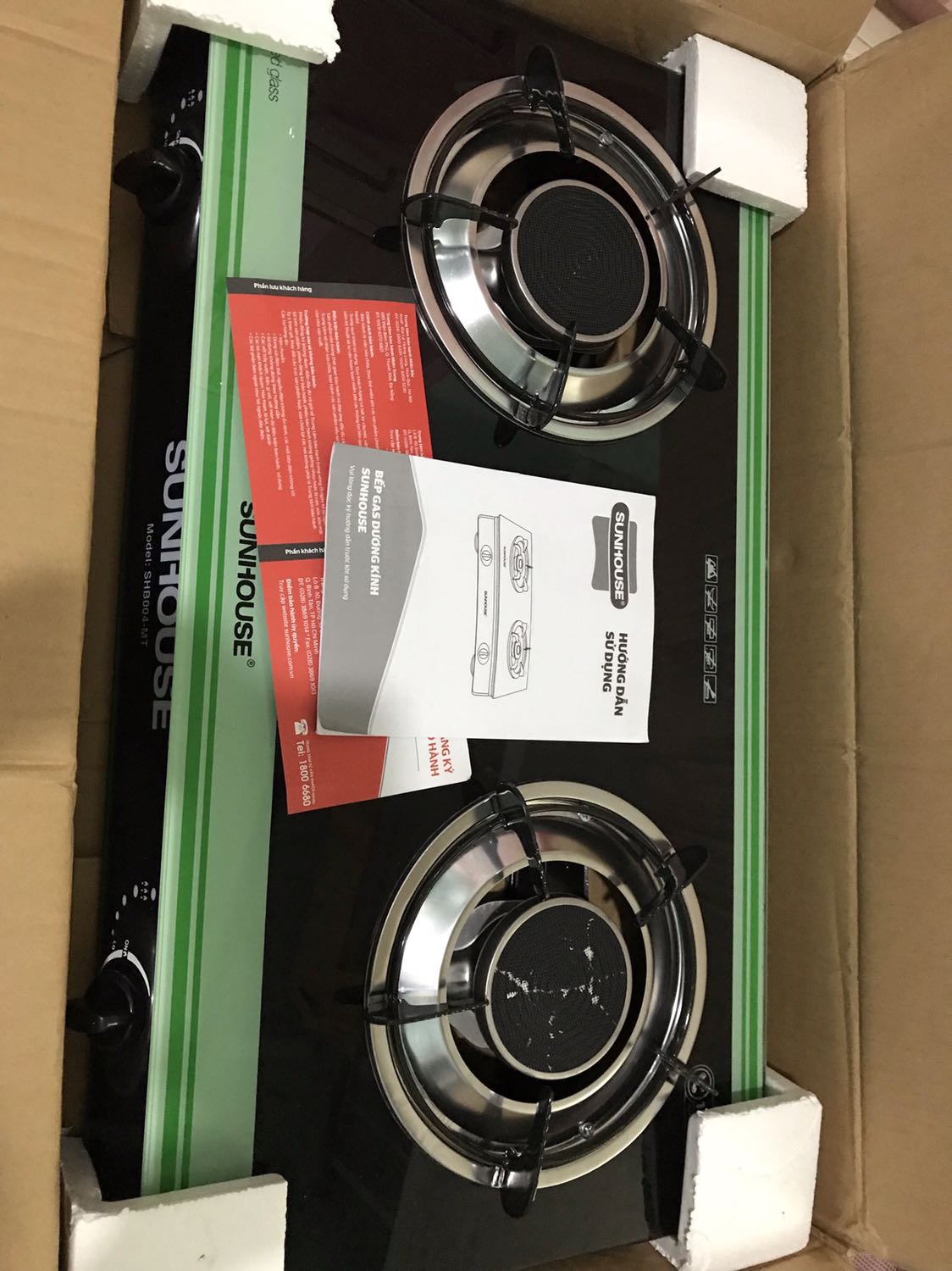 Mình đặt bếp ga mà giao hàng chậm, đến khi nhận hàng, kiểm tra thì phát hiện bị bể phía trên họng bếp hồng ngoại, giấy hướng dẫn thì không giống với tên của bếp ga dương hồng ngoại. Mình có quay video khi mở hàng kiểm tra và phản hồi lại lại cho bên Tiki và trả lại hàng cho Tiki luôn. Mình rất tin tưởng mua hàng trên Tiki trading, mình đã mua rất nhiều lần và rất hài lòng mà lần này cảm thấy hơi thất vọng. Và cũng cảm ơn bên Tiki đã lắng nghe và hỗ trợ nhiệt tình hướng dẫn thu hồi lại sản phẩm. Mình đặt bếp ga mà giao hàng chậm, đến khi nhận hàng, kiểm tra thì phát hiện bị bể phía trên họng bếp hồng ngoại, giấy hướng dẫn thì không giống với tên của bếp ga dương hồng ngoại. Mình có quay video khi mở hàng kiểm tra và phản hồi lại lại cho bên Tiki và trả lại hàng cho Tiki luôn. Mình rất tin tưởng mua hàng trên Tiki trading, mình đã mua rất nhiều lần và rất hài lòng mà lần này cảm thấy hơi thất vọng. Và cũng cảm ơn bên Tiki đã lắng nghe và hỗ trợ nhiệt tình hướng dẫn thu hồi lại sản phẩm.