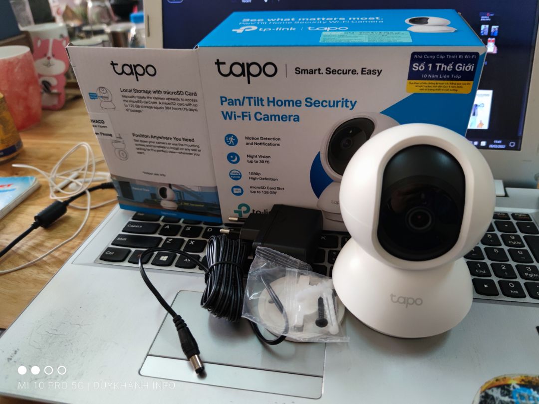 Mua cái thứ 2, vẫn rất OK. Tuy nhiên dùng sang cái thứ 2 mới phát hiện ra app Tapo có 1 cái hạn chế. Đó là mình dùng 2 cái lắp ở 2 nhà, 1 nhà chung 1 nhà riêng, tạo 2 tài khoản với nhau vì nhà riêng thì chỉ mình được quản lý thôi nên không add cả 2 cam vào tài khoản đấy được, nhà chung thì còn nhiều người khác quản lý. Mình đã dùng tính năng chia sẻ thiết bị từ tài khoản chung sang tài khoản riêng, nhưng dùng cách này thì tài khoản được chia sẻ chỉ có thể xem thôi chứ không điều khiển cam được. Hi vọng trong tương lai app sớm update để có thể cấp quyền cho các tài khoản được chia sẻ cũng có thể điều khiển cam nữa 😀