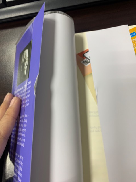 Sách không còn nguyên vẹn