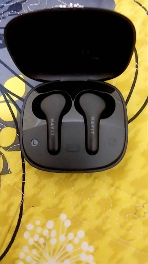 Giao hàng rất nhanh. Đóng gói cẩn thận. Tai nghe đẹp. Đeo lâu đau tai. Âm thanh vừa đủ nghe. Trong tầm giá thì cảm thấy khá tốt.