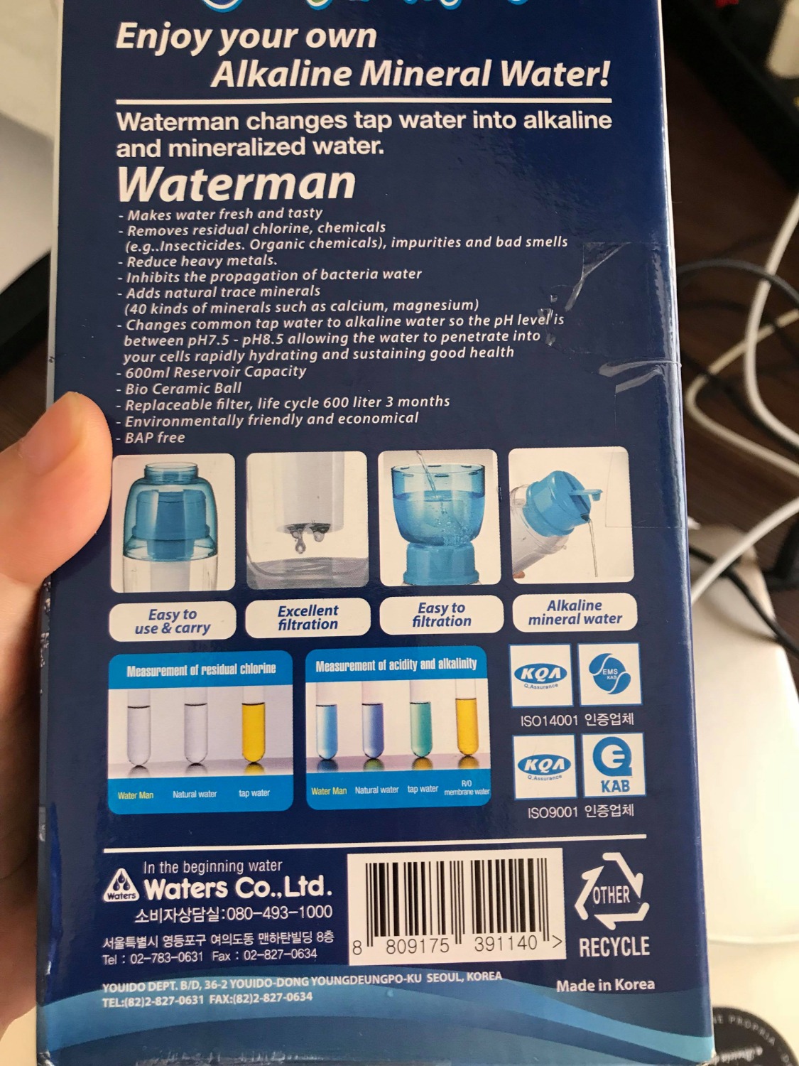 Sản phẩm đẹp, Tiki giao nhanh, em giao hàng rất thân thiện, nhưng về mở ra thì thấy trên hộp ghi xuất xứ là made in Korea, trong khi thông tin trên web Tiki ghi là Nhật. Nhà Bán nên ghi đúng xuất xứ để khách hàng an tâm.
Còn chất lượng thì phải mua giấy quì hoặc dụng cụ đo độ kiềm về thử mới biết được :)