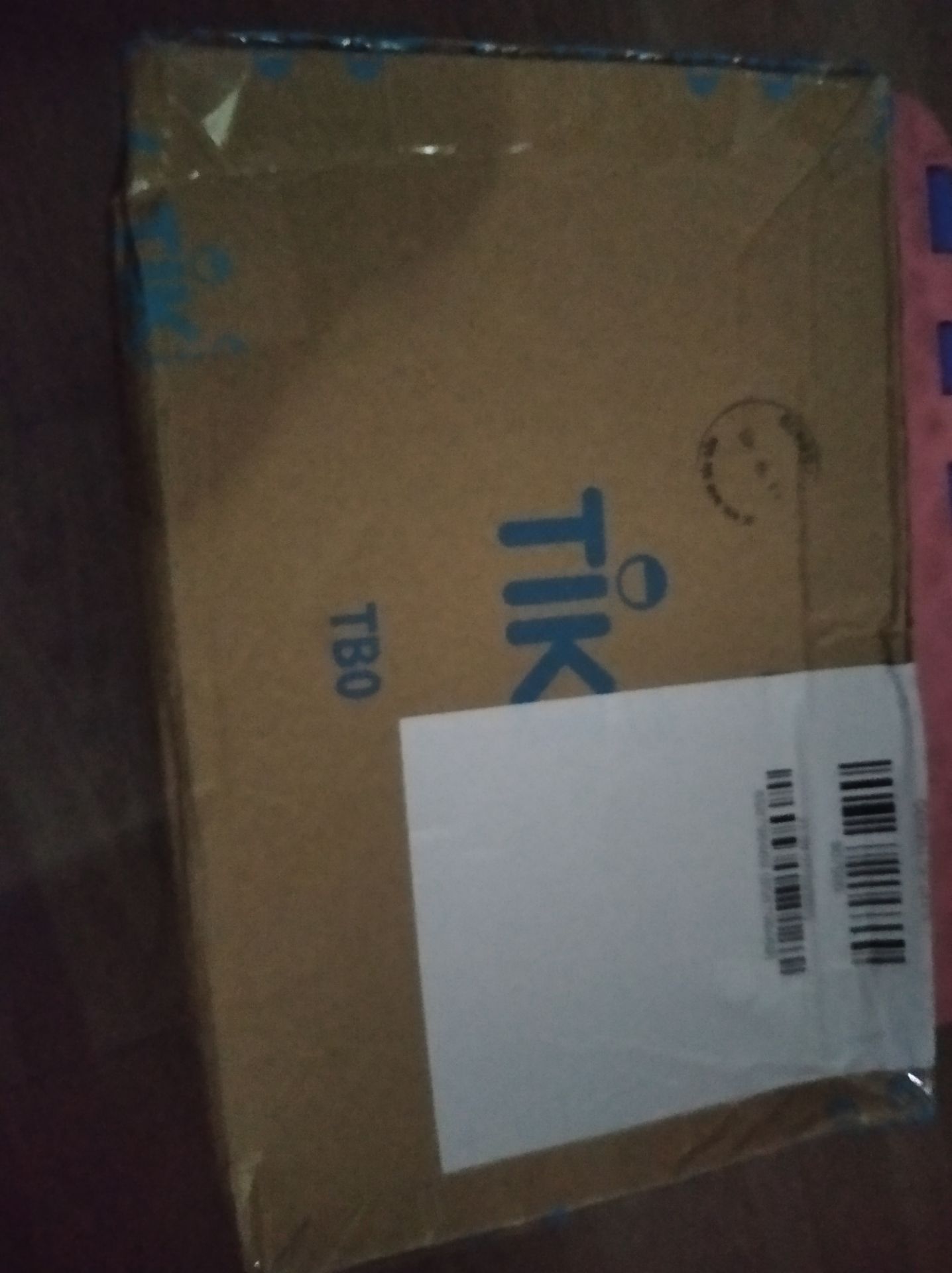 chưa đọc sách nhưng thấy cái phần đóng gói xu cà na quá ạ 😶 chú shipper thì đáng iu hết phần thiên hạ khỏi bàn rồi, sách thì mình cũng biết hay nên mới đặt nói chung là không vấn đề. NHƯNG nếu đóng gói ổn áp hơn xí thì trên cả tuyệt vời luôn í, nhìn sách tàn mình nhói :))) mong shop khắc phục nha