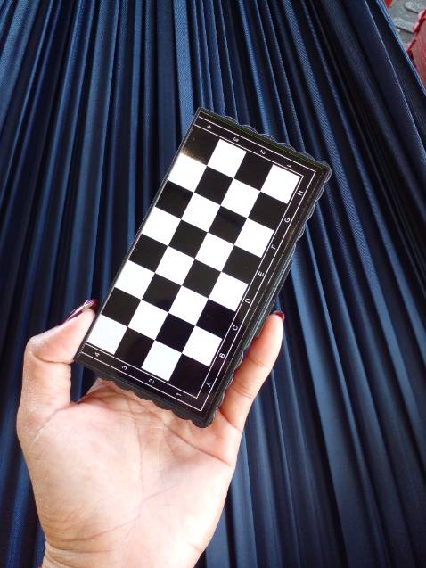 Tưởng bộ cờ cũng vừa để chơi ai nhe nhỏ xíu sao chơi 🤣