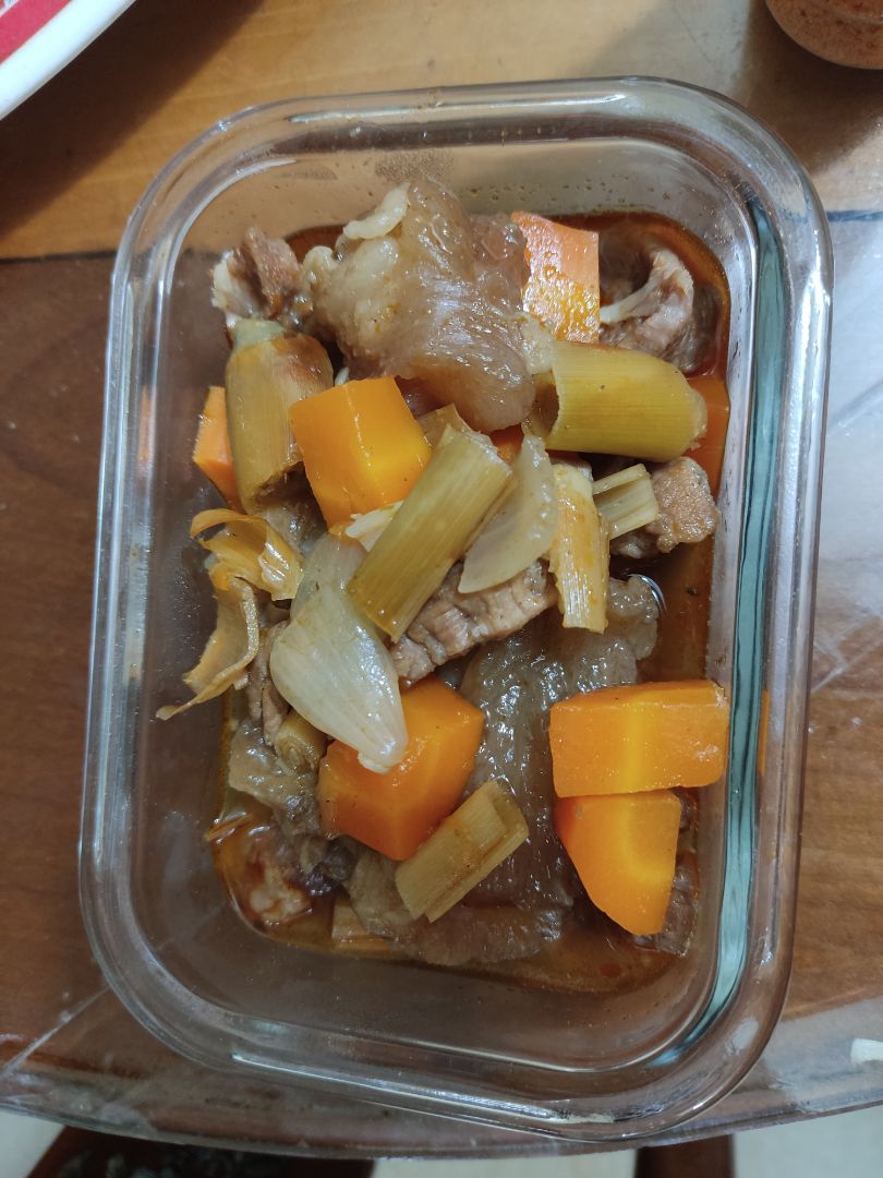 Đóng gói cẩn thận. Hộp hơi nhỏ nên phù hợp hơn cho nữ hoặc những người ăn ít.