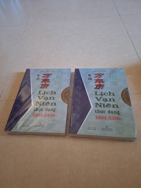 Tuy bìa hơi mỏng manh nhưng nội dung phong phú => tốt