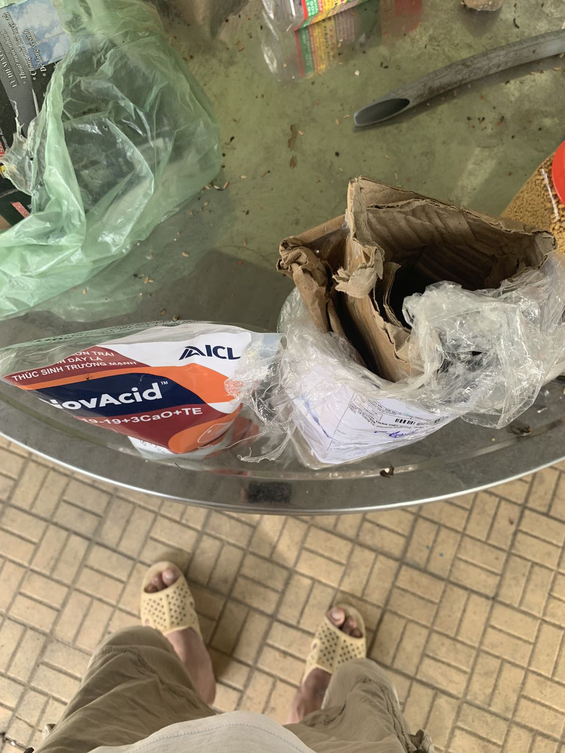 Mua 2gói=2kg nhưng giao hàng 1gói=1kg thu tiền 2gói=2kg là 254000vnd