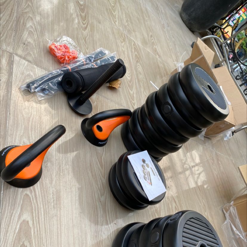 Đã nhận hàng nhưng tổng số lượng tạ có 37.5 kg thiếu 2.5kg shop gửi lại tôi  cho đủ số lượng đặt 40kg nhé