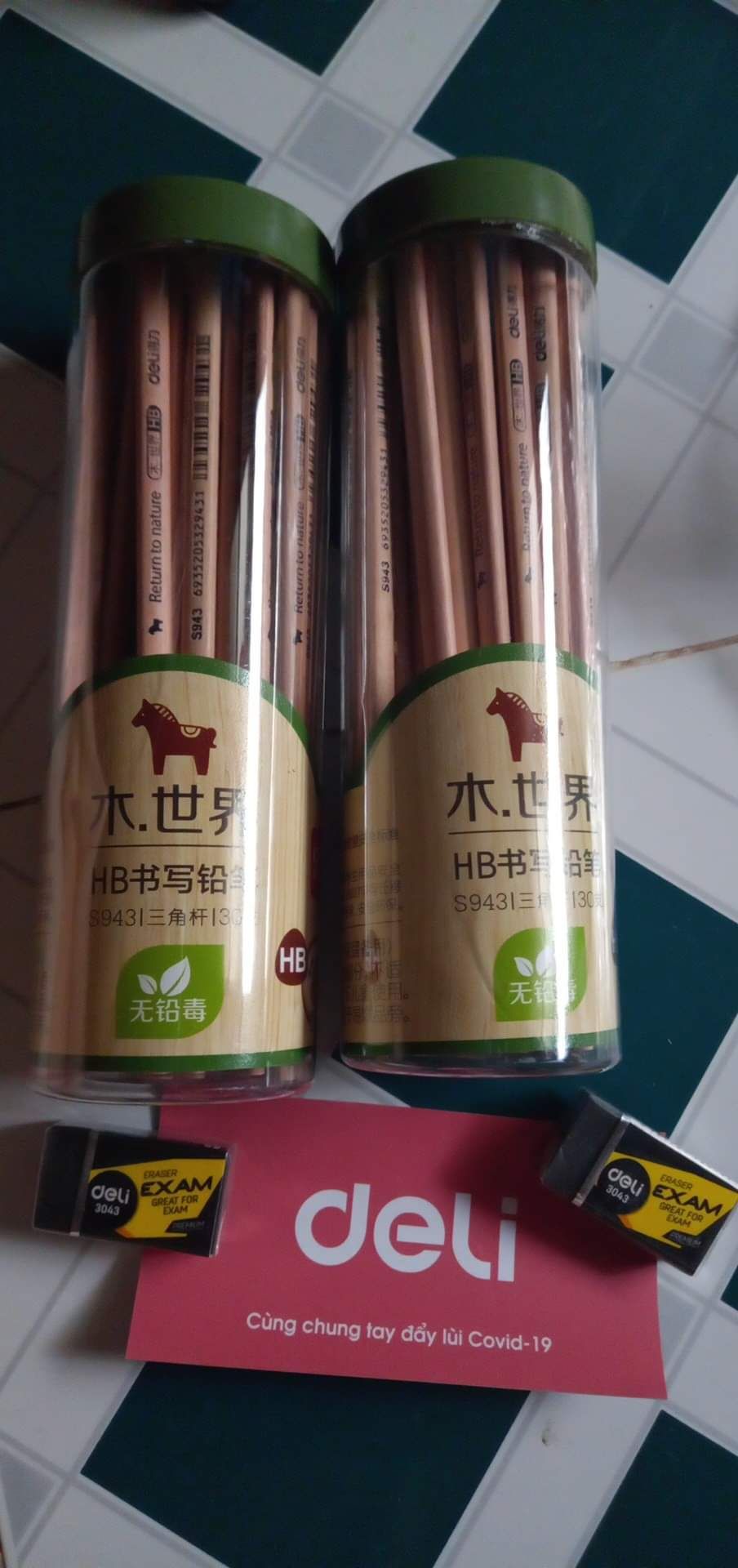 Thực phẩm hàn dành cho người thể nhiệt gồm: Ốc các loại (ngêu, sò, hến…); Thịt vịt, thịt ngan, ngỗng, thịt trâu; Ếch, cóc; Các loại trứng; Các loại đỗ (đỗ đen, đậu nành, đậu đỏ, nước đậu, đậu tương, giá…); Chanh, cà tím, mướp đắng (khổ qua); Muối; Củ nghệ vàng; Măng tre; Rau muống, rau dền, rau mồng tơi, rau đay, rau nhút, rau sam, lá mơ; Dưa gang, mướp, bầu, bí đỏ…

Thực phẩm nhiệt dành cho người thể hàn gồm: Thịt dê, thịt ***, thịt bò, thịt gà, trứng gà, thịt chim sẻ; Cá mè, Cá diếc, Gạo nếp, Bột mì, Gạo tẻ lâu năm, Rượu gạo, Giấm thanh, Cà rốt, Mướp, Rau cải có vị cay, Rau diếp cá, rau kinh giới, Tỏi tươi, Rau răm, Hẹ, Hạt tiêu, Gừng các loại (sống, khô, nướng)…
Thực phẩm có tính ôn bao gồm: Ngũ cốc, khoai lang, táo ta, Củ cải đường, thịt lợn, thịt thỏ, cá chép, cá quả, khoai lang, sắn dây, vừng, dâu, khế, sữa người, hoa thiên lý…..