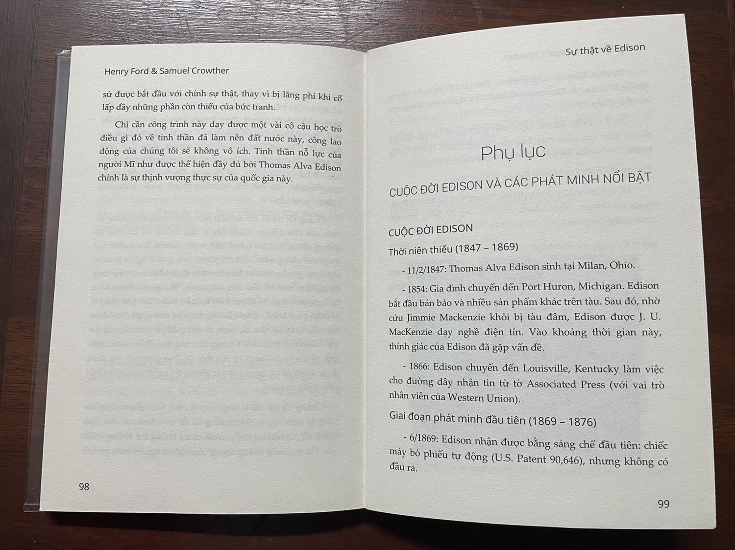Cuốn sách này chỉ dừng ở mức bình thường
Như thường lệ của các sách có xu hướng khích lệ con người qua những nhân vật nổi tiếng, ta thấy một con người làm việc chăm chỉ và đam mê với công việc một cách đáng kinh ngạc. Điều này hiển nhiên là một lẽ tất nhiên của cuộc sống nhưng nó cũng mang lại sự mệt mỏi nặng nề lên bản thân của người lao động.
Một số thông tin trong cuốn sách này khá hay ho như tầm nhìn của Edison trong việc phát triển hệ thống cung cấp điện và thiết bị điện. 
Tuy nhiên về căn bản cuốn sách không gây hứng thú quá nhiều cho bản thân mình. Hơi tiếc cho Ecoblader khi xuất bản cuốn này, dù hãng sách này thường cho ra những tác phẩm dễ đọc và hay.