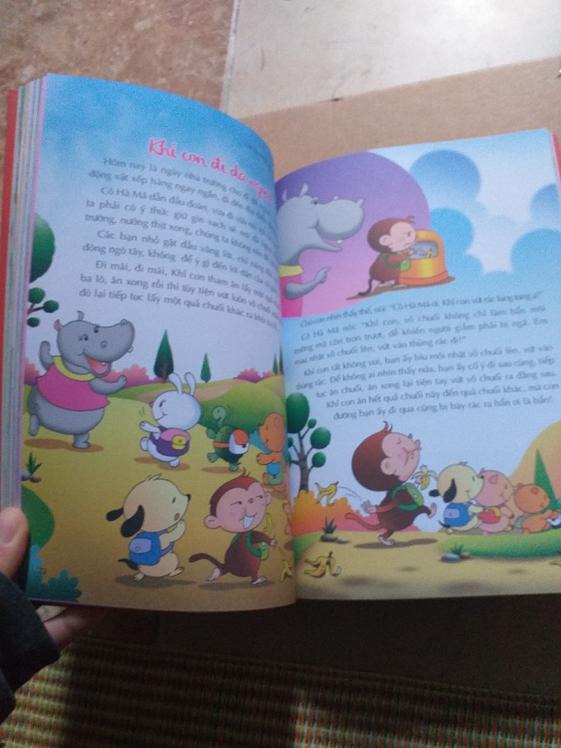 Truyện mình mua về cho cháu gái 4 tuổi. Bé rất thích các tranh minh họa trong truyện. Chất lượng sản phẩm rât oke nha mọi người, nội dung cũng hợp với trẻ em nữa.