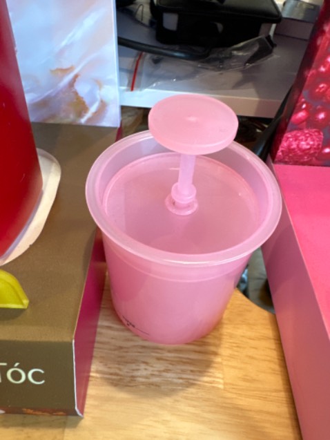 Sản phẩm gọn nhẹ
Giao nhanh
Sử dụng với Sữa Rửa Mặt Senka rất nhiều bọt, mịn và sạch da.