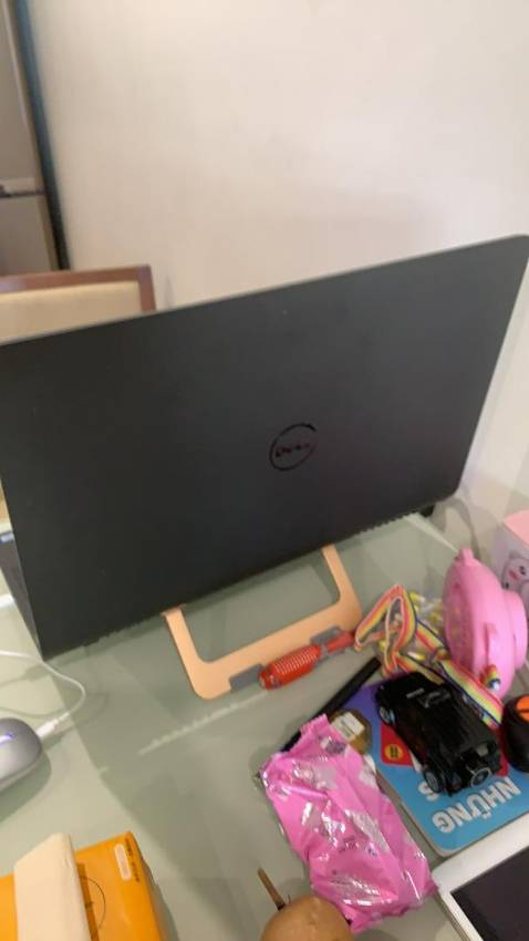 Đế tản nhiệt trông đẹp và khá chắc chắn, kê lên cảm giác gõ phím trên laptop cũng dễ dàng hơn. Chất lượng tuyệt vời luôn