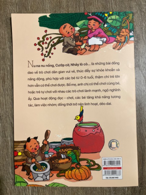 Tiki giao hàng nhanh, đúng hẹn.
Nhà bán đóng gói cẩn thận. 
Sách tuy ngắn nhưng giấy không quá mỏng, font chữ in dễ nhìn. Hiện không có bình luận gì nhiều về nội dung.