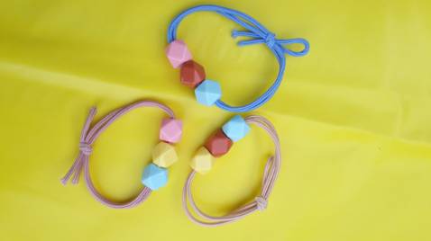 dây buộc tóc nasi đẹp lắm, dây co giãn tốt, cột rất sướng. Đặc biệt là giá rất rẻ so với mua ngoài chợ. Shop gói hàng khá kỹ. Cảm ơn sốp