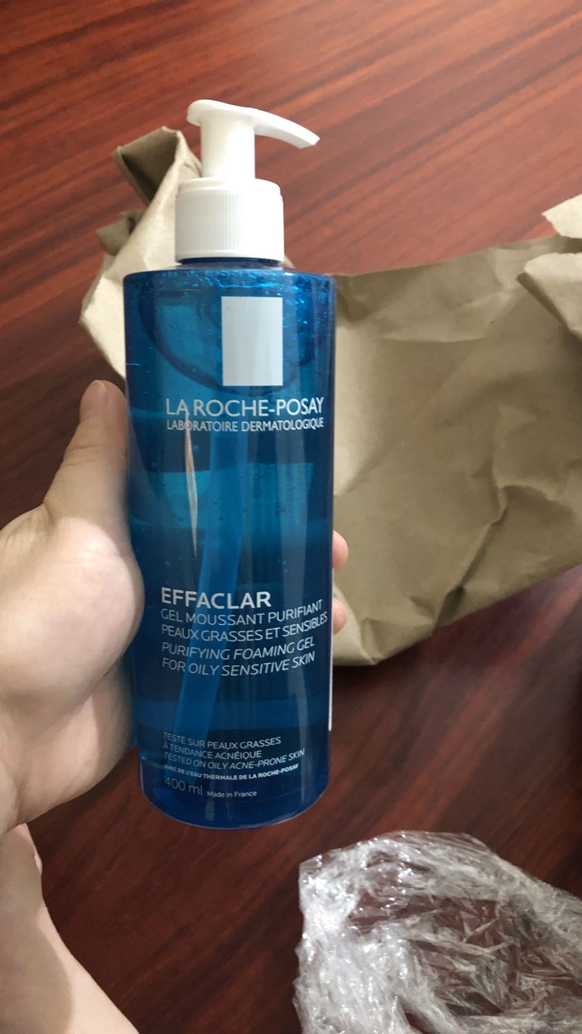 Giao hàng nhanh đóng gói quá sơ sài. Ko có lớp chống sốc. Có mỗi màng bọc thực phẩm và tờ giấy bìa. Shop nên xem lại cách gói hàng. Chưa dùng nên chưa biết tnao. Check thì có ra nhưng kp hàng chính hãng ko nữa