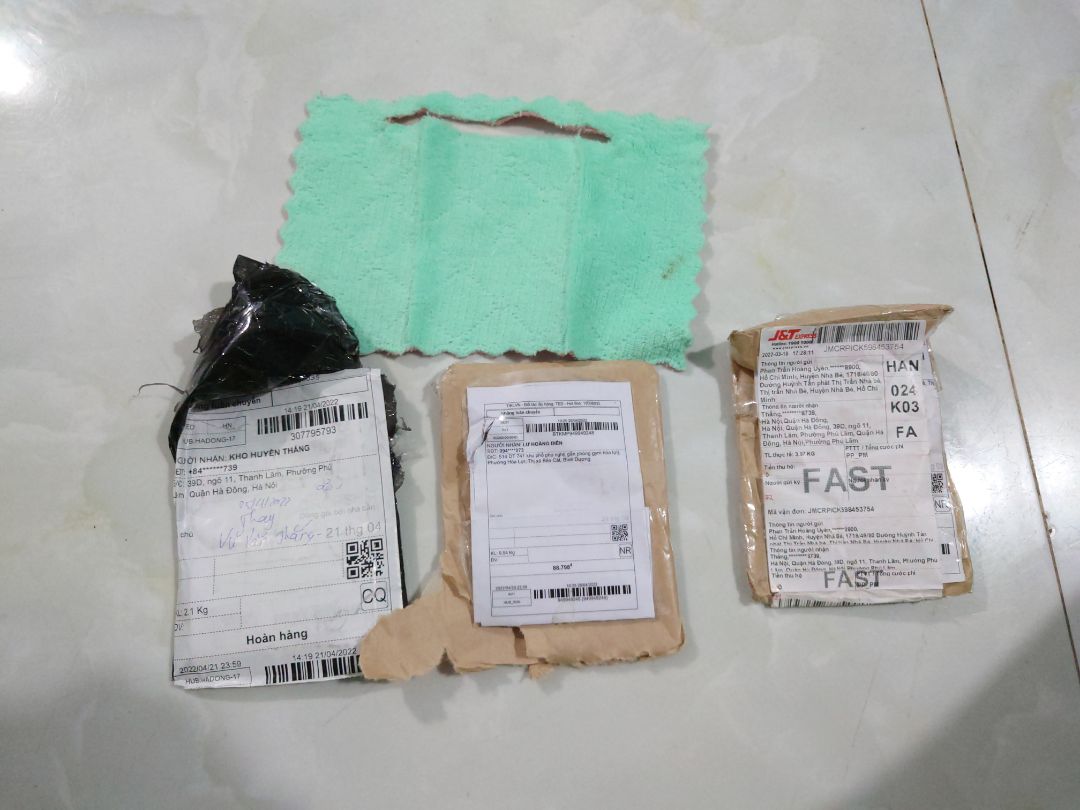 shop giao cái gì vậy? bó tay.. mình mua hàng tiki rất nhiêu chưa gặp làm ăn kiểu này bao giờ