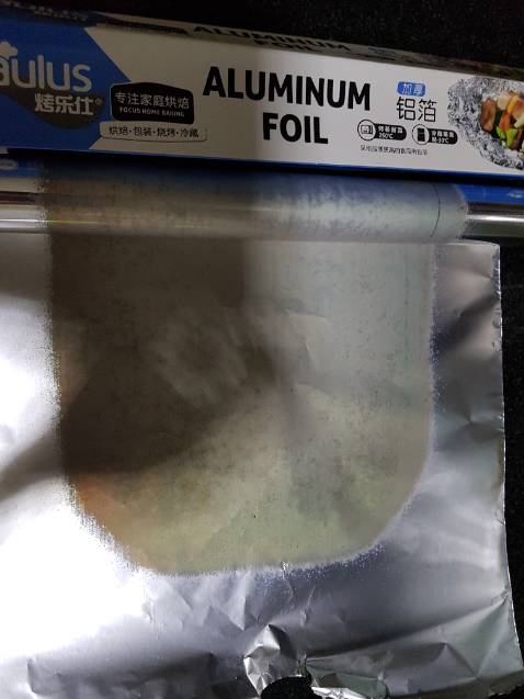 Giấy nhôm bị xước, không an toàn thực phẩm