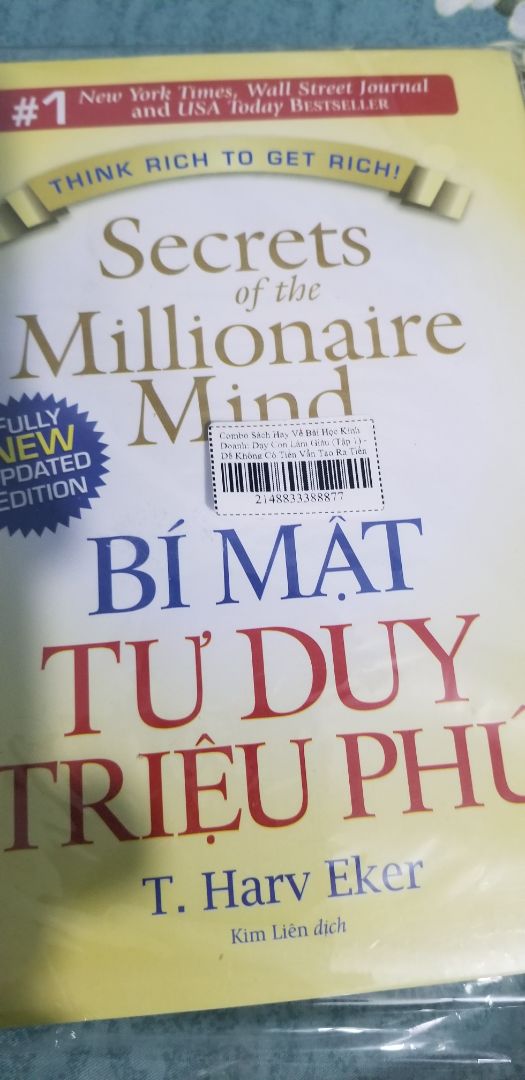 ghi quảng cáo là combo 4 quyển sách nên đặt mua. giao có 2 quyển.có nhầm lẫn j hay cố  tình như dậy????