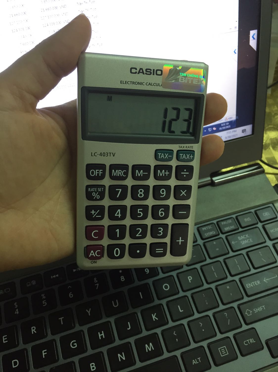 Số rõ đẹp, sử dụng tính toán đơn giản. Tôi hài lòng khi nhận được sản phẩm này. Cảm ơn nhà cung cấp.