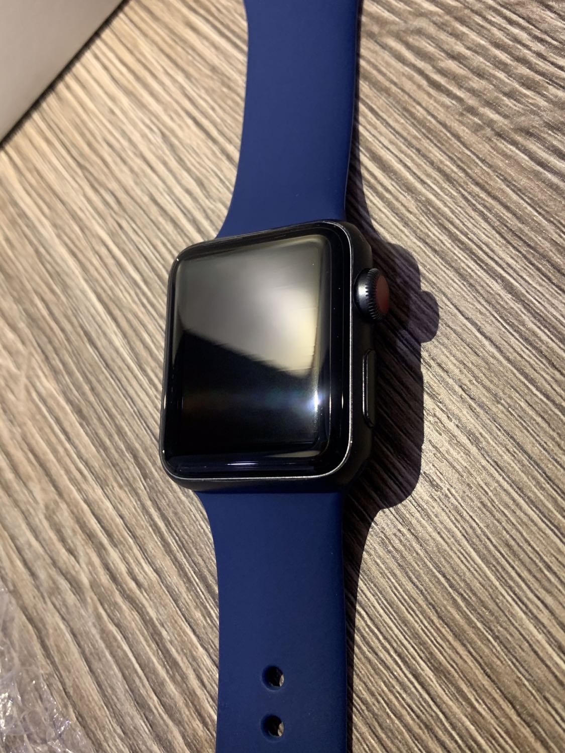 Dán miếng đầu tiên thấy bong bóng, rút kinh nghiệm miếng thứ 2 thì ưng cái bụng lắm