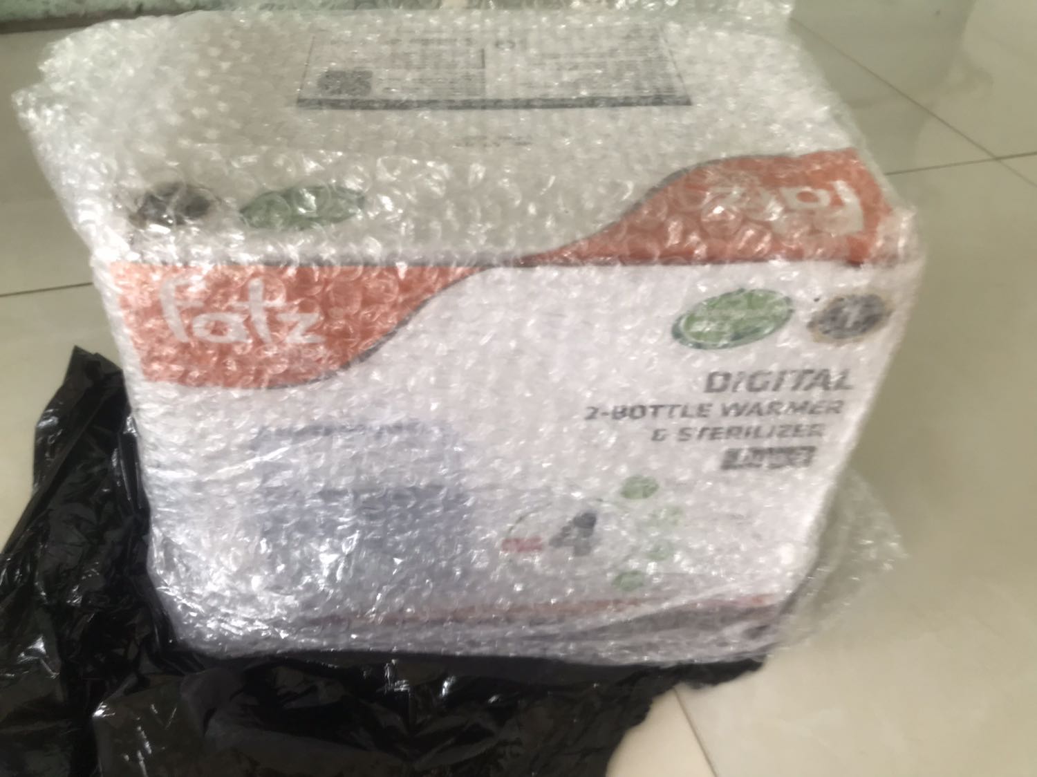 Máy hoạt động tốt. Tuy nhiên, không biết do sản phẩm hay vận chuyển lại móp méo thùng, không tem niêm phong, không biết được mới hoàn toàn không. Vẫn cho shop 5 sao.