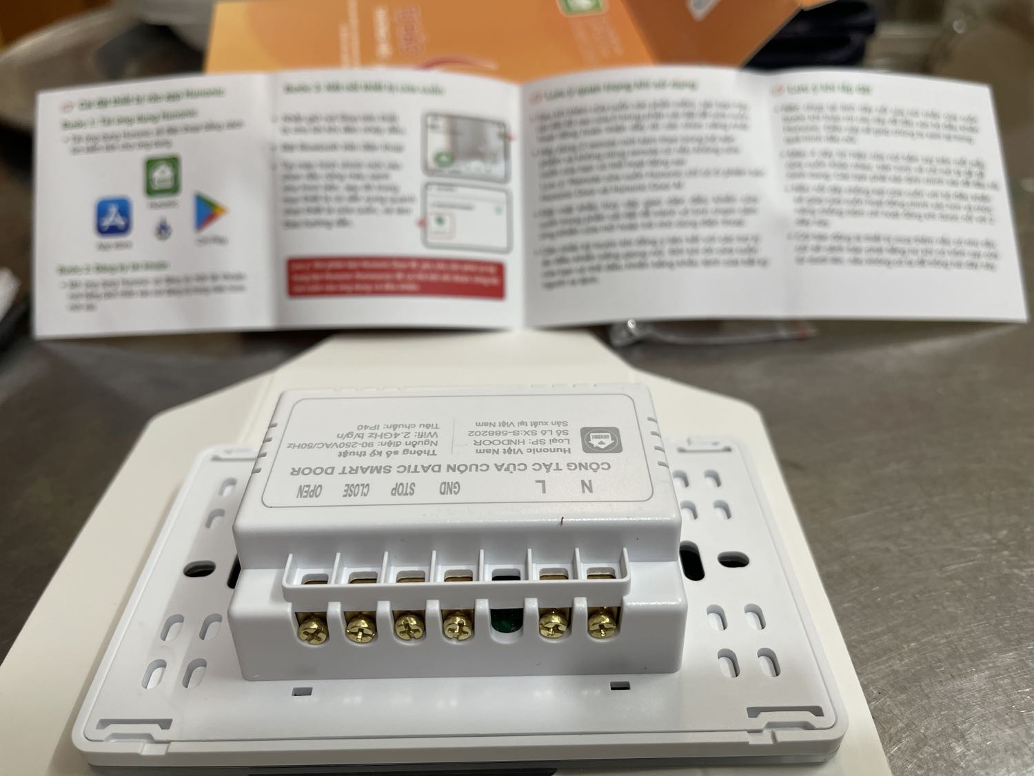 Nhìn trông có vẻ ổn, nhưng  kiểm tra hàng  thấy thiếu bút thử điện như đã quảng cáo  Đề nghị TiKi  nhắc bổ xung bút thử điện