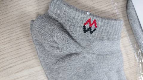 Tất dày dặn, đi êm chân. Giao hàng nhanh. Nên mua