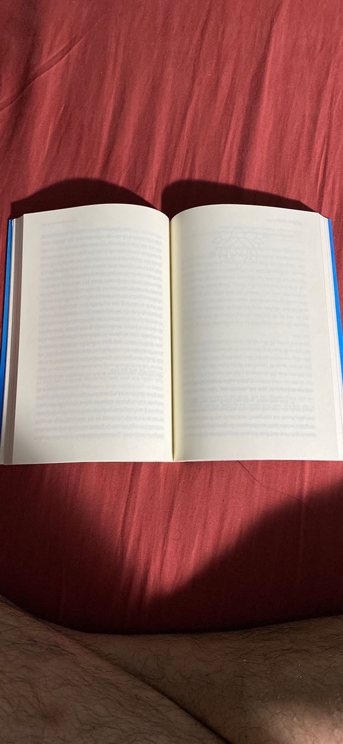 Mình bị mất 4 trang trắng như vậy trong sách. Rất mong bên nhà sách phản hồi lại ạ. 
Nội dung sách rất hay, bị mất vậy rất tiếc.