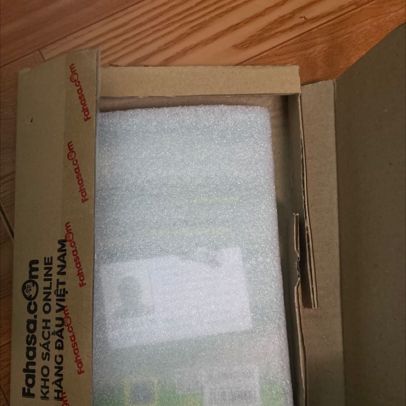 Mua rất nhiều trên tiki nhưng đây là lần đầu tiên nhận dc sách trong tình trạng gói cực kì cẩn thận. Ưng ơi là ưng ạ,