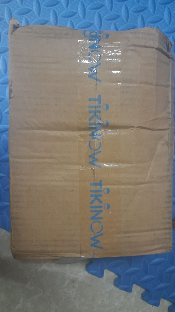 Đầu tiên mình đánh giá 3sao vì chất lượng của sách nhưng mình thực sự không hài lòng với cách đóng gói bao bì của tiki lần này. Hộp đựng thì méo mó, còn bị rách, nói chung là rất nát, và như có sự cố tình động chạm vào bao bì nào đó ở đây. Thêm nữa trong đơn hàng mình mua có 1 phần lì xì sách nhưng lúc nhận hàng thì không thấy mà bao bì còn rất đểu, thời gian giao hàng thì chậm hơn so với dự kiến, nói chung lần này mình có ấn tượng rất xấu về tiki.