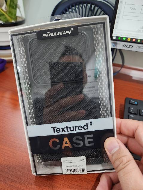 Mình đặt mầu xanh nhưng giao mầu đen, không đúng loại, không đúng kiểu nắp mở . Shop liên hệ đổi lại hàng nhé.