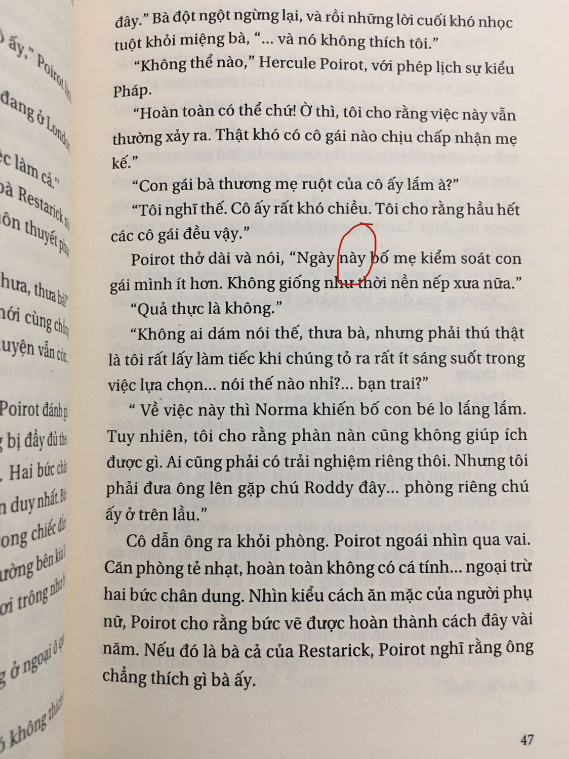 Đây mới chỉ là đơn thứ 3 mình đặt của Fahasa nhưng mình phải cho Fahasa 5⭐️ về việc bọc hàng (cẩn thận hơn Tiki nhiều). Các đơn sách đều đc quấn 1 lớp xốp trắng phủ toàn bộ các cuốn rồi ms đóng gói.
Còn về Cô gái thứ 3 này mình chỉ không thích là còn nhiều lỗi chính tả. Haizzzz vấn đề này trừ các sách của bác Ánh ra còn lại hầu như sách nào của nxb Trẻ mình mua cũng bị, thậm chí rất nhiều cuốn sai chính tả liên tục đến tận trang cuối.