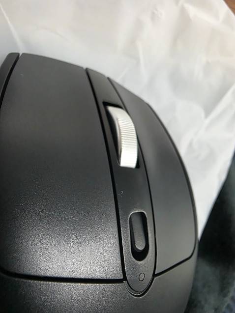 Mua con đầu bị lỗi, gửi yêu cầu đổi trả thì được shop hỗ trợ rất tốt, đổi con khác cho mình okela luôn. Chỉ có phía vận chuyển tiki thì chán, giam đơn mấy ngày mới giao