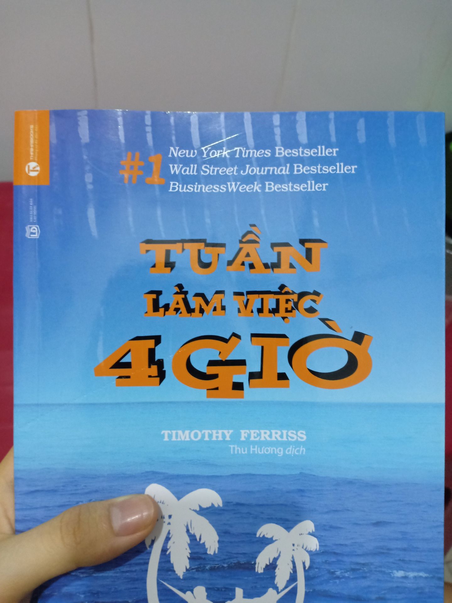 Mình đặt 4 cuốn sách, 3 cuốn thì tikinow giao có bọc bao sách bookcare, cuốn còn lại là cuốn này "tuần làm việc 4 giờ" thì fahasa giao không bọc bao sách. Gói hàng cẩn thận nhưng chất lượng sách mình không hài lòng. Sách trầy 1 đường dài và hở keo trên mặt bìa sách rất nhiều. Mong Tiki sẽ kiểm soát chất lượng sách bên phía đối tác tốt hơn.