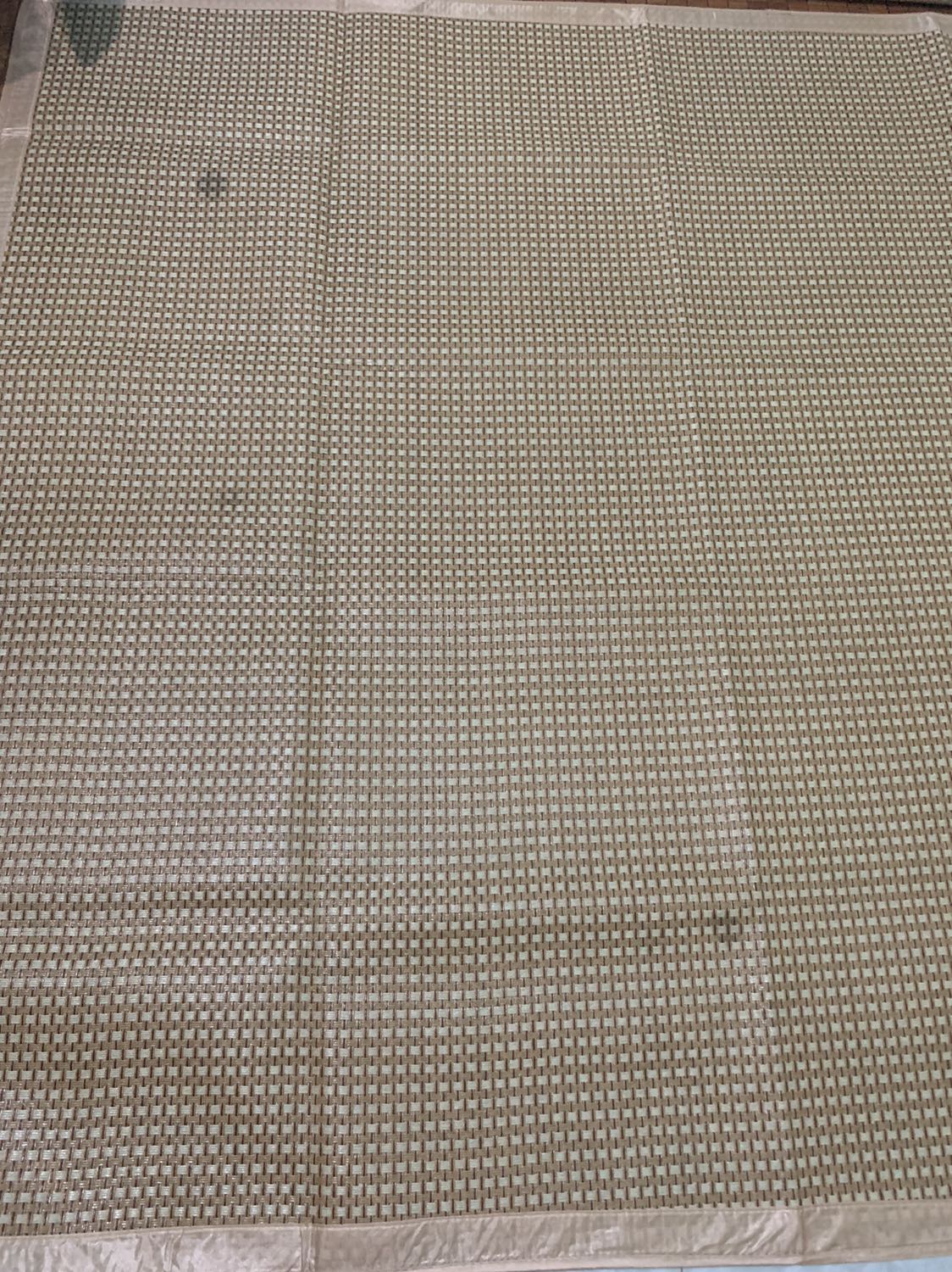 Tôi bỏ tiền ra mấy trăm ngàn để nhận dc một sản phẩm bị lem màu như vầy sao , sản phẩm bị lỗi mà các bạn cũng bán dc cho khách hàng sao . Quá thất vọng về sản phẩm , ko dám mua hàng trên tiki nữa