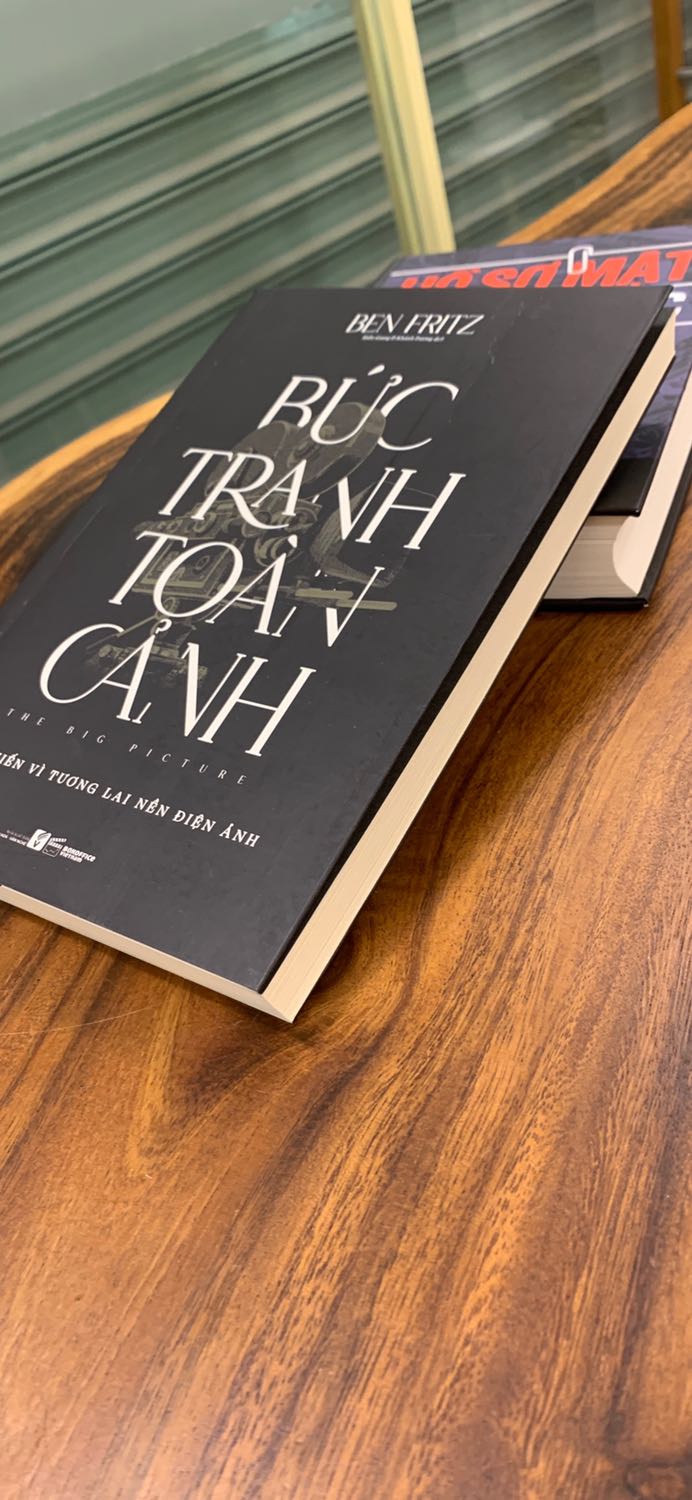 Một quyển sách rất hay, bạn cần có một kiến thức nhất định về điện ảnh để hiểu được dòng chảy của các sự kiện nói tới trong cuốn sách, nếu không sẽ bị tình trạng đơ như cây cơ. Câu chuyện xoay xung quanh thời huy hoàng và thời điêu tàng của hãng Sony Pictures, đế chế netflix hình thành ra sao.

Cám ơn tiki đã giao hàng nhanh