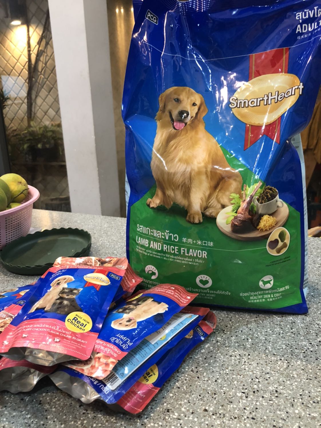 Nhà mới có thêm 5 em *** con nên mua để trộn với cơm cho mấy ẻm ăn. Thơm và hấp dẫn, thấy ăn sạch. Tiết kiệm thì 1 bịch trộn 2 lần.