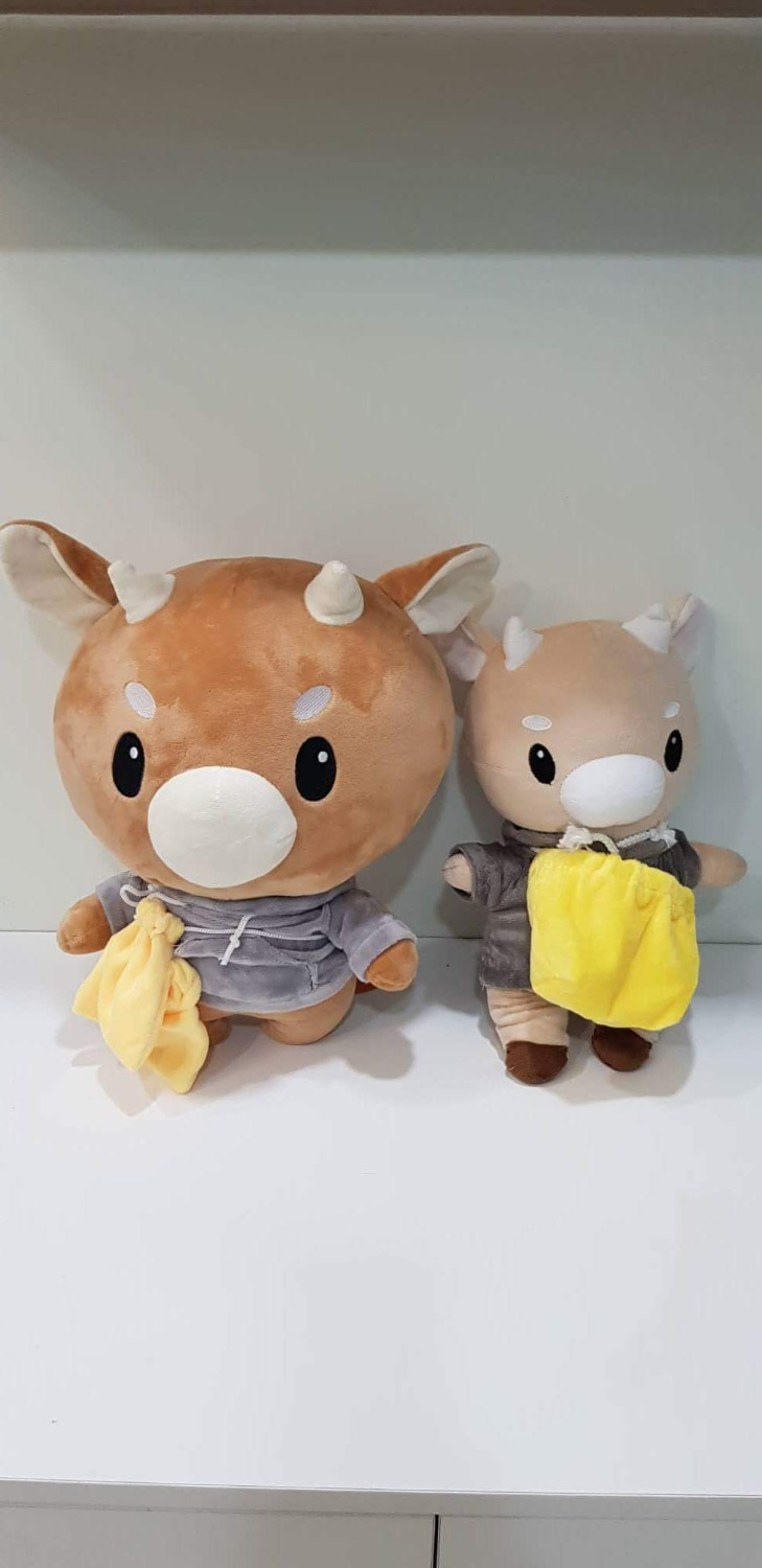 Mình thấy sản phẩm có sự khác biệt rõ về kích thước & mẫu mã của cùng 1 sản phẩm.
Cùng kích thước 40cm nhưng sản phẩm mua tại đơn hàng này nhỏ hơn nhiều so với sản phẩm trước,
Nhờ tiki check lại giúp nhé,
Thks & Regards,