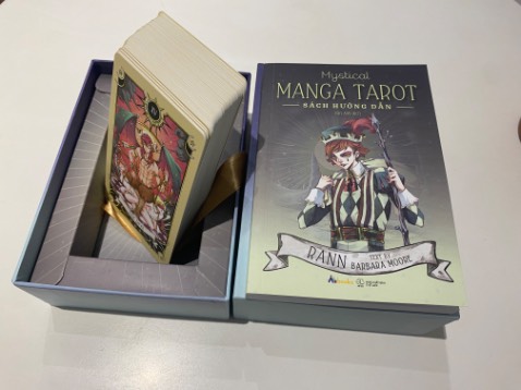 Bất ngờ với chất lượng bài Tarot Việt Nam. Mình mua giá 250k và nhận về 1 sản phẩm như tiền triệu mua ở nước ngoài. Chỉn chu mọi thứ từ hộp đựng, sách hướng dẫn, bộ bài chất đẹp xào mượt còn xếp theo thứ tự. Mình sẽ ủng hộ dự án việt hoá tarot này dài dài. Cảm ơn Tiki và nsx