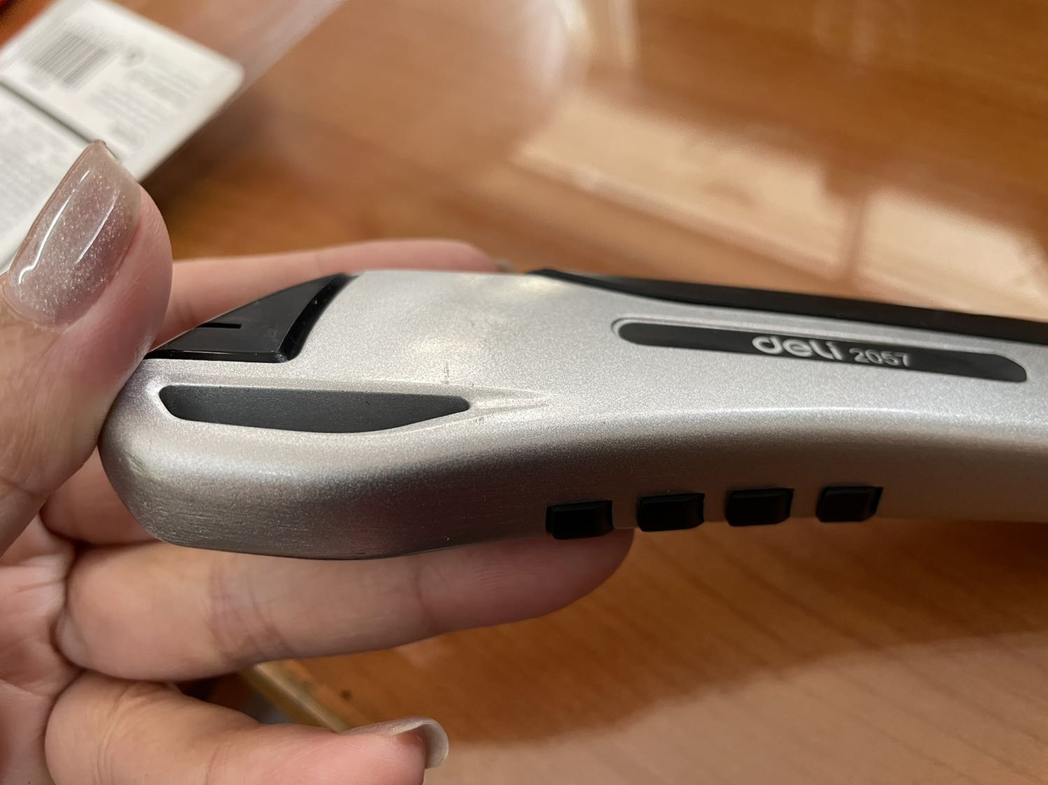 Hàng mới mua mà trầy trụa như hàng đã được sử dụng ! Thất vọng