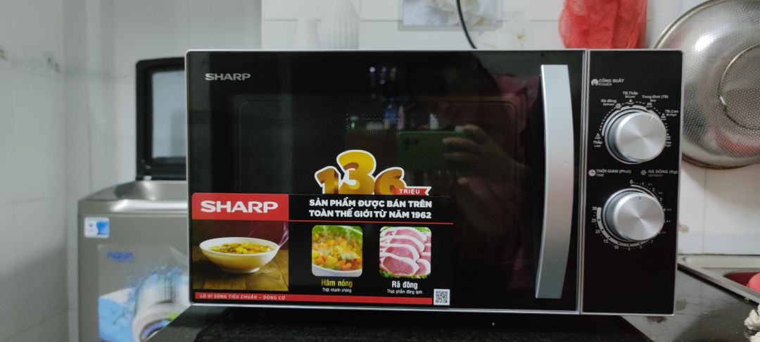 Sang, xịn, mịn, ok lắm nhaaaaaaa.
Mặc dù dịch, rào chắn khắp nơi nhưng a shipper vẫn tìm đc đường đến tận cửa nhà mình huhu. 
A shipper gọi nhưng mình ngủ quên nên ảnh phải mò  hẻm khác để vô nhà mình.