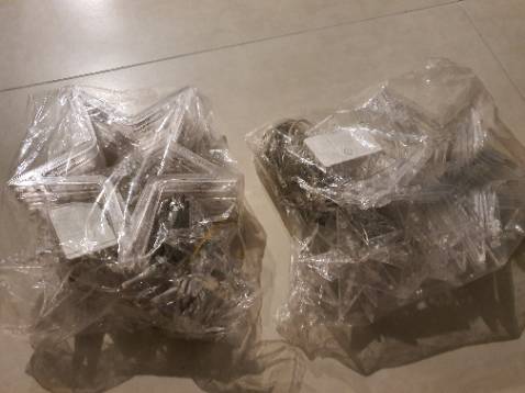 Mình mua bộ đèn sao, bộ trăng sao sao gửi  mình 2 bộ sao vậy  shop?, bộ trăng sao mắc hơn bộ sao ko nhiều mà