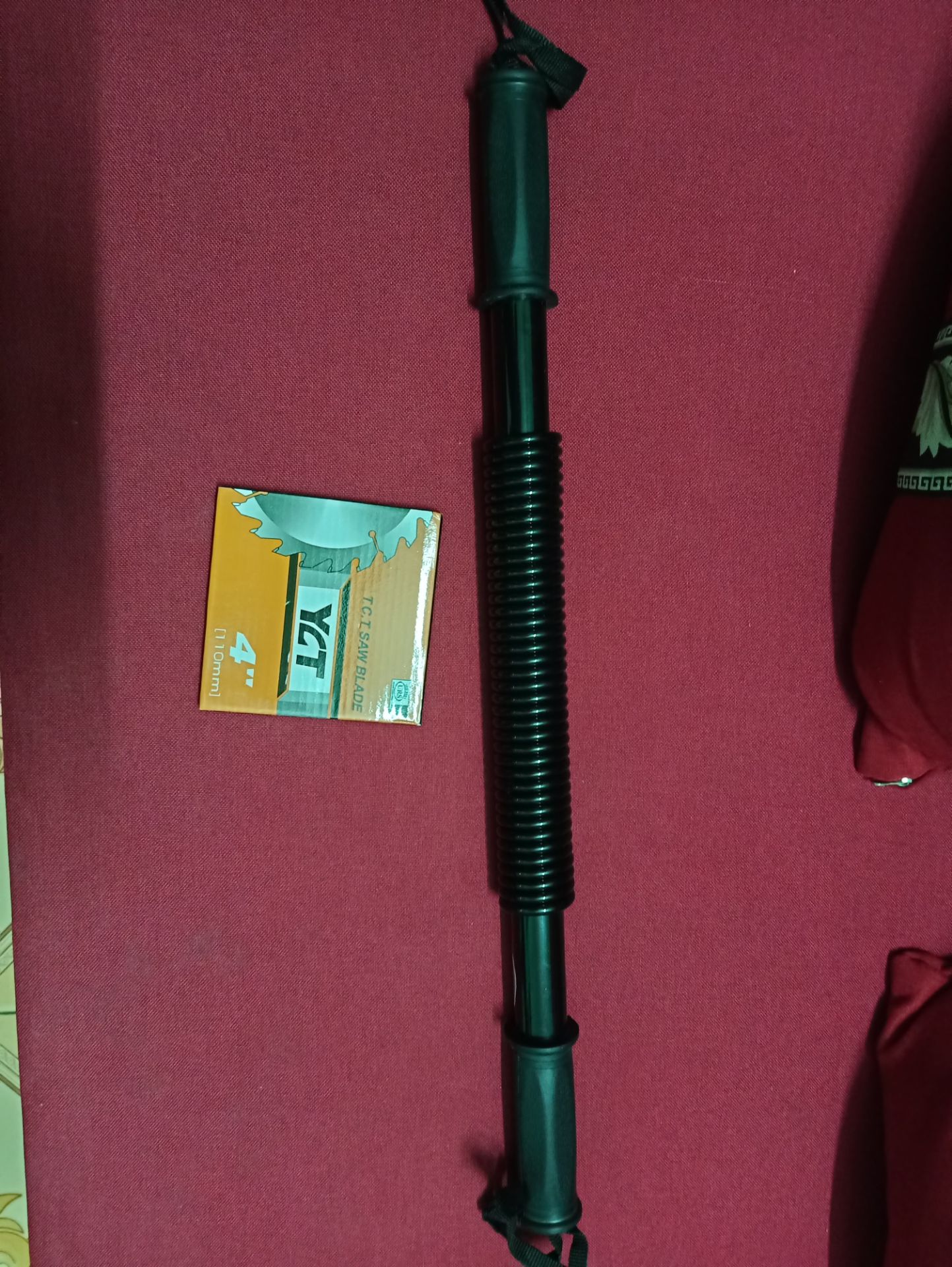 đặt mua sản phẩm nhưng bên Tiki giao nhầm dụng cụ tập cơ tay với lưỡi cưa. Đang chờ xem xử lí ra sao, mua bao lần rồi toàn nhận đúng sản phẩm, lần này xui nhờ bố nhận hộ về bóc ra lại sai sản phẩm