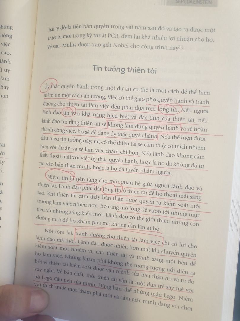 dành cho việc tổ chức môi trường, quan điểm quản trị khác so với nhân viên có hiểu biết sâu